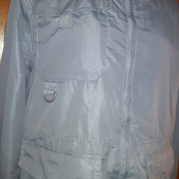 Water-resistant Windbreaker - Picture 3 of 3